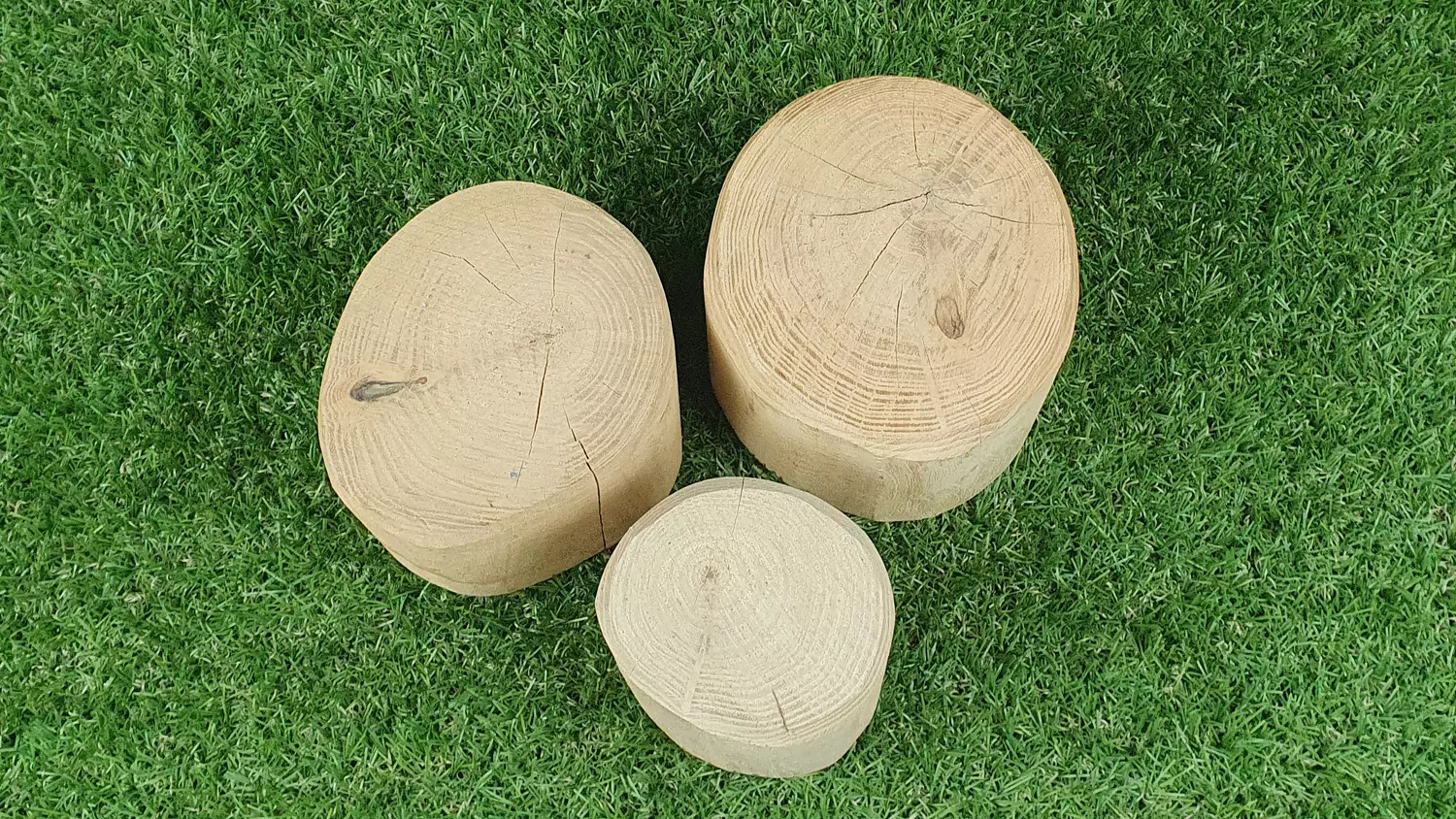Holzpflaster Robinie, ca. 10 m², rund Ø ca. 8-20cm, H ca. 10cm Holzpflaster Robinie, ca. 10 m², rund Ø ca. 8-20cm, H ca. 10cm