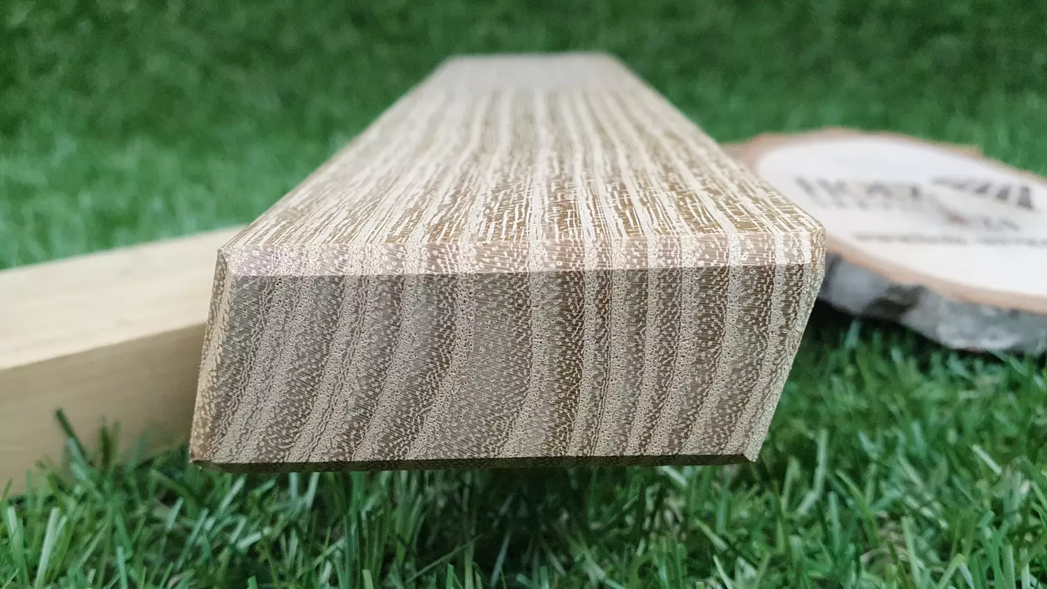 Rhombusleisten Robinie 23x63mm, Länge 3,00m, elegant-gerundet, keilgezinkt Rhombusleisten Robinie 23x63mm, Länge 3,00m, elegant-gerundet, keilgezinkt